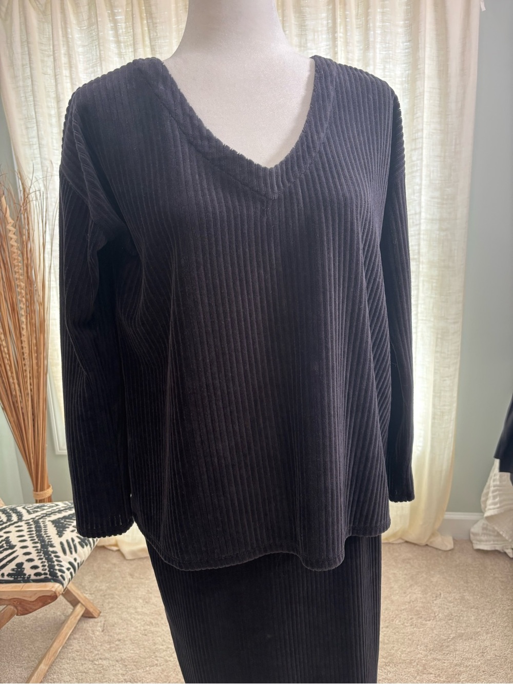 J. Jill Ribbed Velour Top and Skirt Set in Dark Navy - Size Medium
